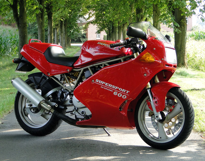 Enthusiast DUCATI 600 SS.