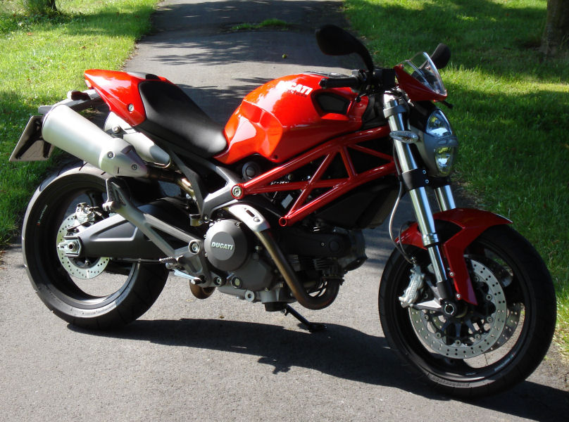 DUCATI Monster 696+ (c) Kay 2008-2009.